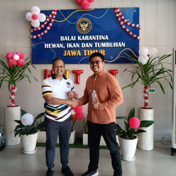 Aksi Nyata Jelang Kemerdekaan: GLS Kawal Pencanangan “BKHIT Jatim Free From Plastic Bottle”